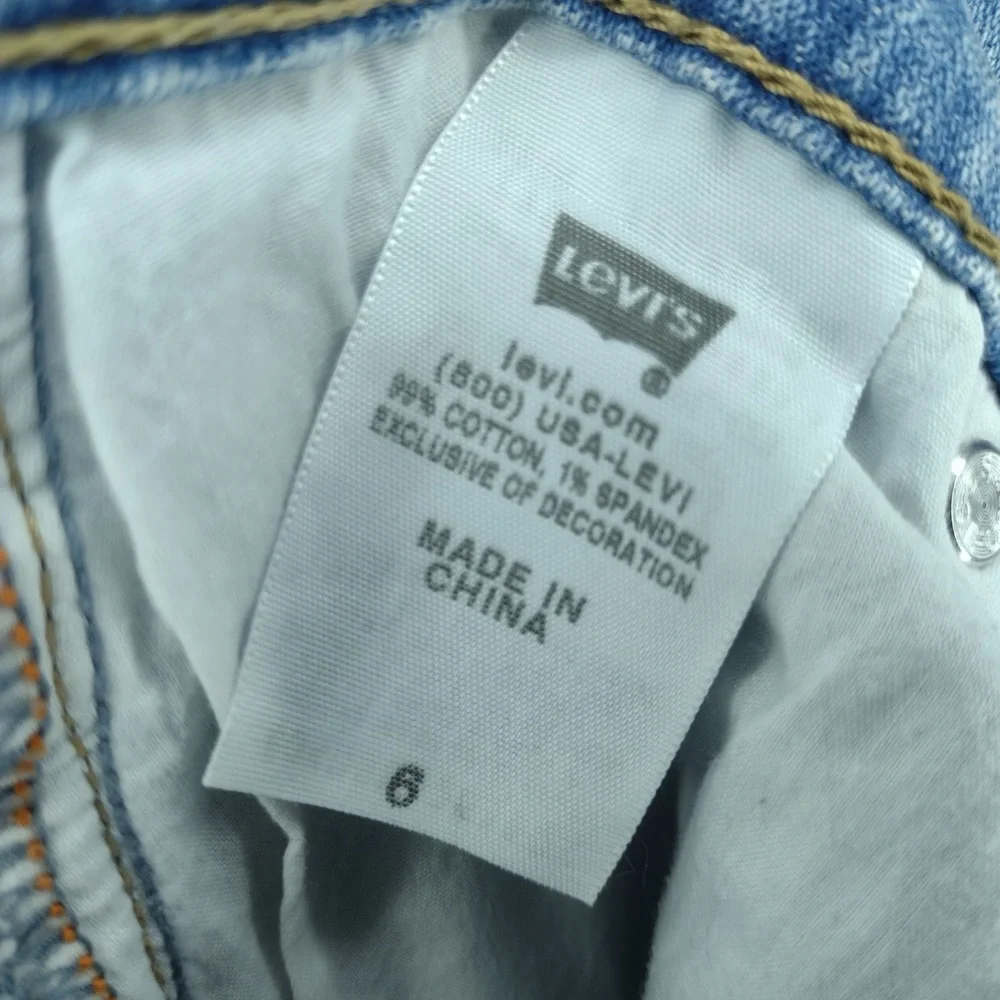 Levi's 515™ Capri Jeans Light Wash Denim Size 6 - Picture 8 of 9